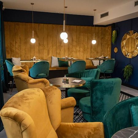 Hotel Alfa Giraltovce Bagian luar foto