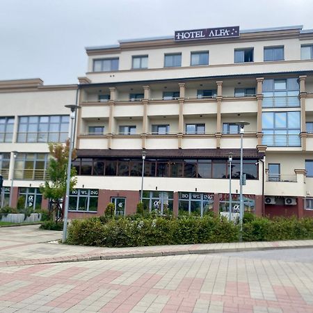 Hotel Alfa Giraltovce Bagian luar foto
