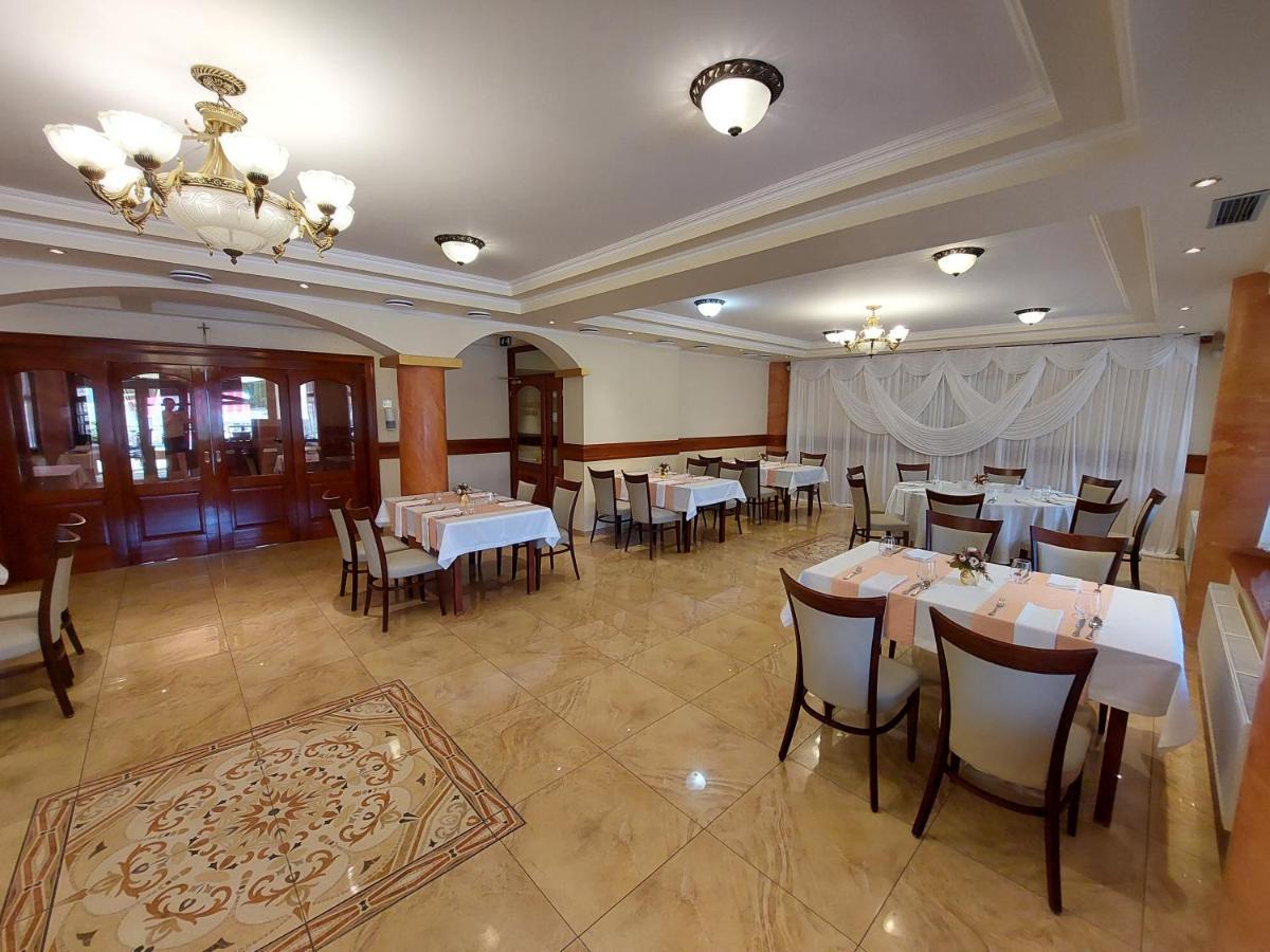 Hotel Alfa Giraltovce Bagian luar foto